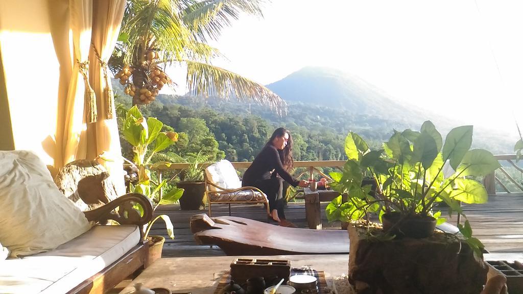 Dwan Tea Mountain Side Bed & Breakfast Jatiluwih Exterior photo